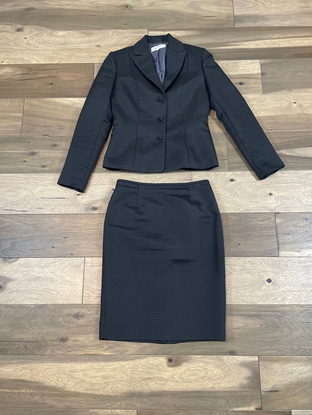 Calvin Klein Waffle Texture Skirt Suit Set Black Size 2